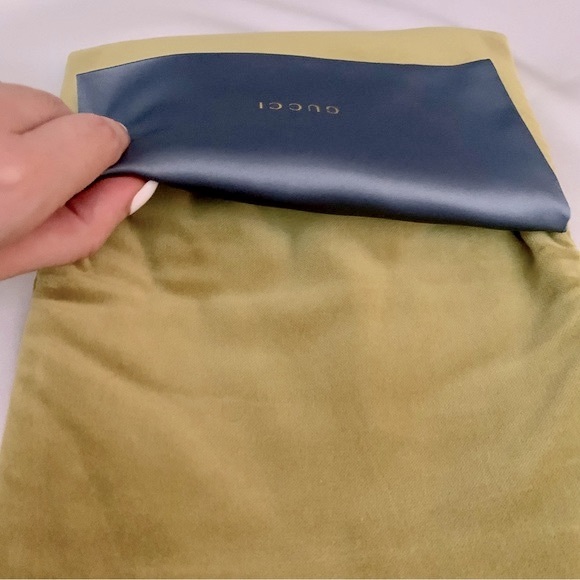 Gucci Velvet Sunglasses Case Pouch and Carrying Clutch - Picture 4 of 4
